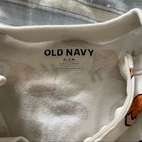 Bundle of animal onesies 0-3 M - Picture 7 of 7